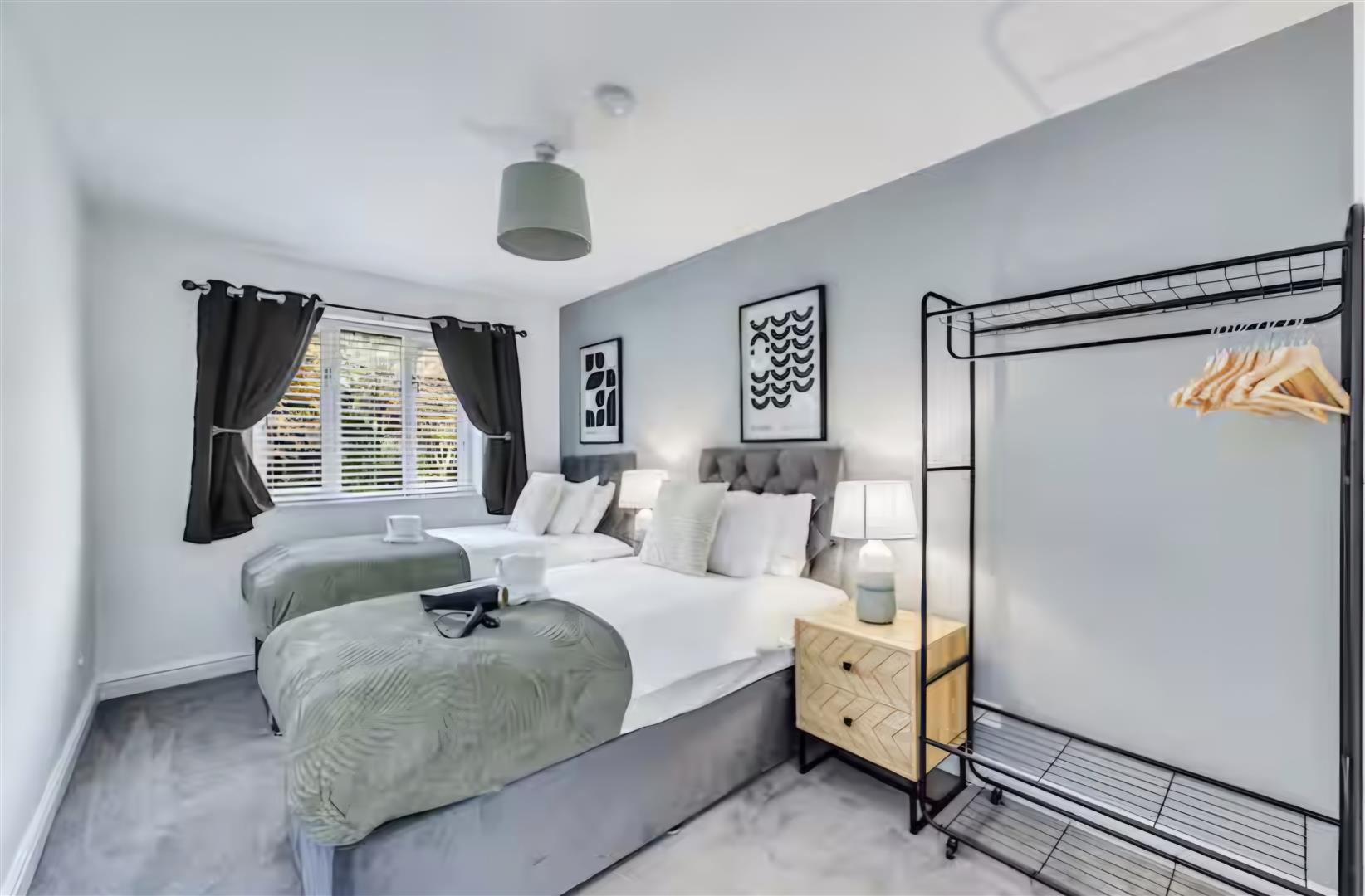 Bickleigh Crescent, Furzton, Milton Keynes